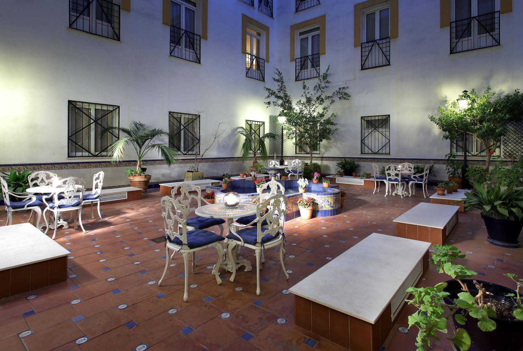Hotel Eurostars Regina 3*